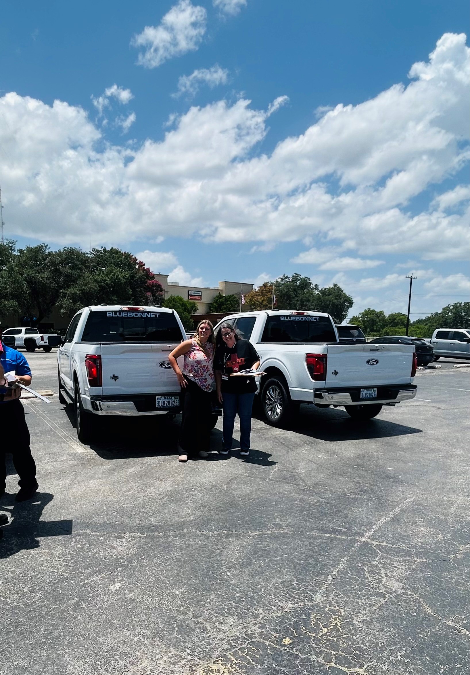 Bluebonnet Motors loans Ford vehicles to the American Red Cross so they can be used to distribute supplies and volunteers to support those impacted by Texas flooding.